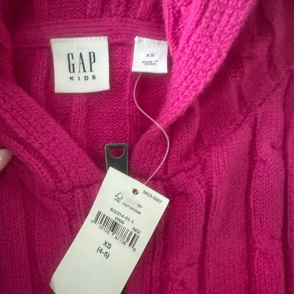 GAP Kids Fuchsia Hooded sweater / size 4-5 (XS)